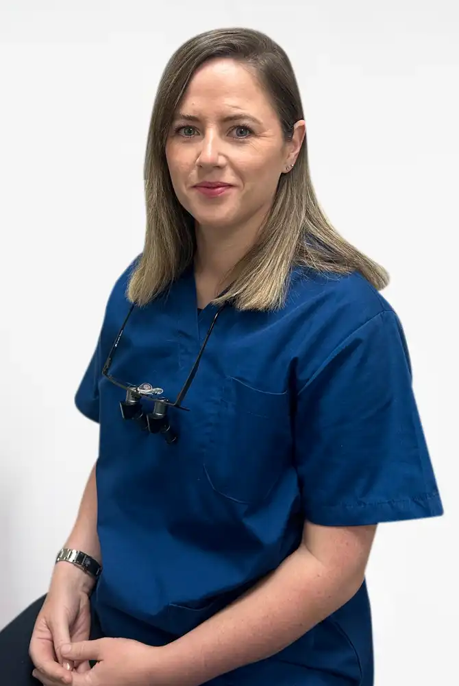 Dr Lindsay Robinson - Dentist